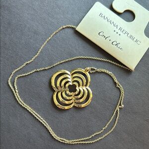 Banana Republic Gold Clover Flower Pendant Necklace